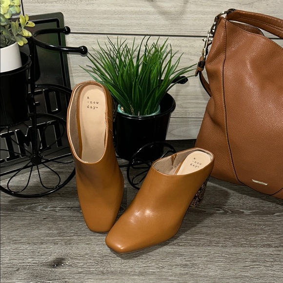 A New Day Tan Mules Smooth Leather Slip-On - Picture 7 of 12